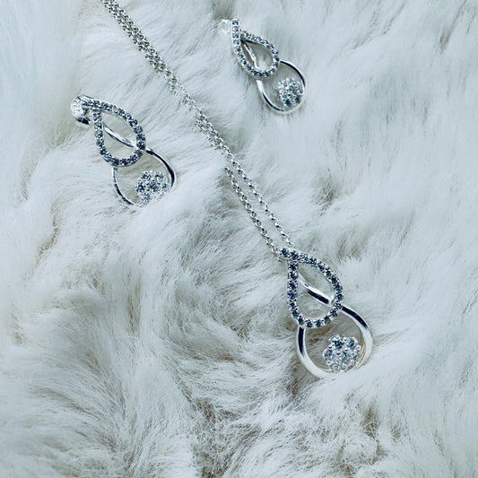 Elegant Teardrop Jewelry Set